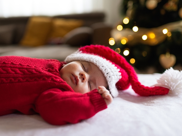 Βραδινή ρουτίνα μωρού την παραμονή: Τι αλλάζει και τι μένει ίδιο