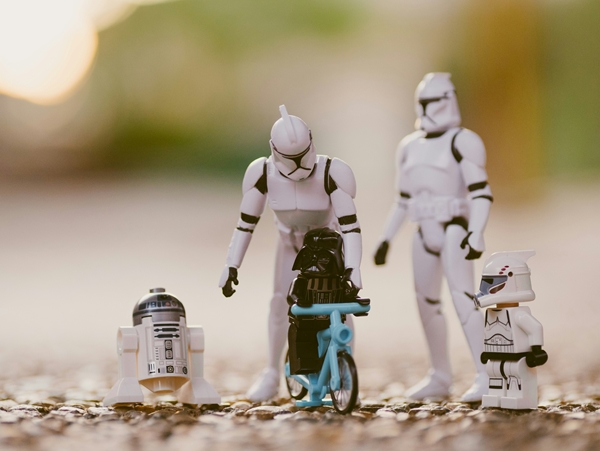 "Σαν συνεπιμέλεια εντός γάμου": Η νέα τάση της γονεϊκής ισορροπίας προσπαθεί να δώσει στους γονείς μια σύγχρονη πολυτέλεια - ελεύθερο χρόνο