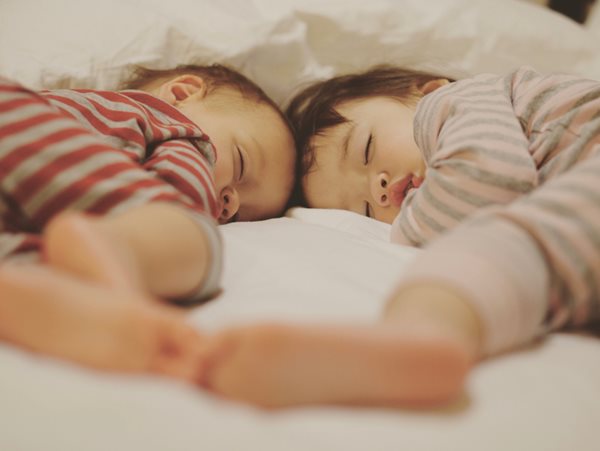 Πώς κοιμούνται τα παιδιά ανάλογα με το ζώδιό τους;