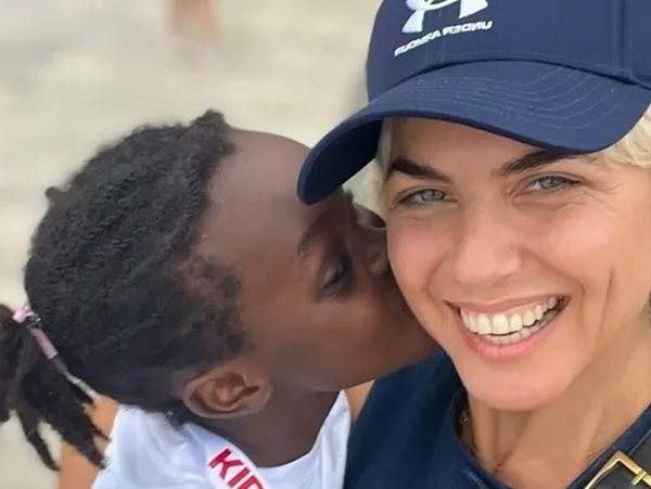 Η Χριστίνα Κοντοβά για την υιοθεσία της κόρης της: "Πολλοί δικοί μου άνθρωποι αμφισβήτησαν αν θα τα καταφέρω"