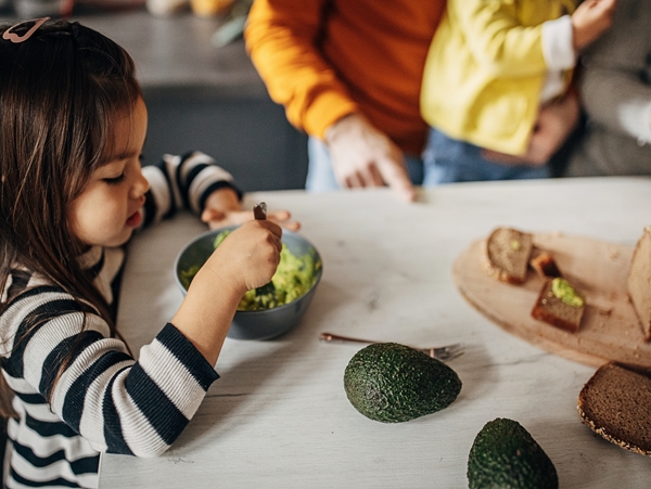 3 εύκολες και γρήγορες συνταγές με αβοκάντο από τη διατροφολόγο