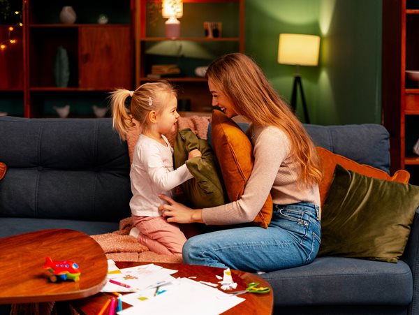 Σαββατοκύριακο με κρύο; 10 παιχνίδια για να παίξεις με τα παιδιά στο σπίτι