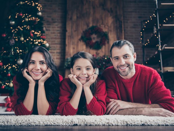 Πώς να στήσεις στο σπίτι μια "οικογενειακή φωτογράφιση Χριστουγέννων";