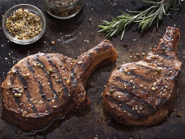 Χοιρινά μπριζολάκια της Τσικνοπέμπτης- Πώς θα τα μαρινάρεις και θα τα ψήσεις σωστά