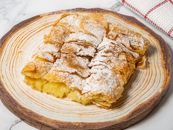 Η viral μπουγάτσα που θα φτιάξεις μόνο με 3 υλικά