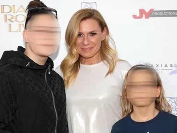 Αρίωνας & Αέλια Κατσούλη: Σε κονσέρτο κλασικής μουσικής στην εκκλησία με τη μαμά τους