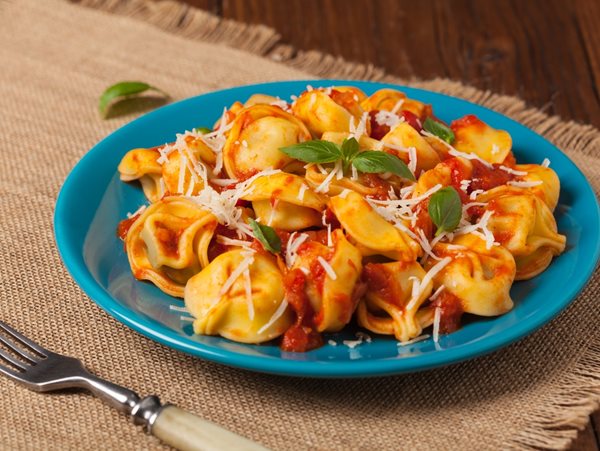 Τορτελίνια με σάλτσα πιπεριάς και φέτας- Νόστιμα μόνο με 3 υλικά