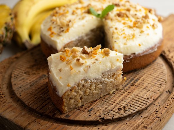 Κέικ μελομακάρονο: Το viral γλυκό που φέρνει τις γιορτές σε κάθε μπουκιά