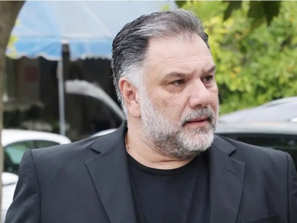 "Παρακαλάς να φύγει για να μην τυραννιέται": Το συγκινητικό βίντεο του Γρηγόρη Αρναούτογλου για τη μητέρα του