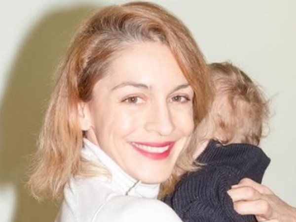 H Γιούλικα Σκαφιδά αποκαλύπτει τον λόγο που νιώθει ενοχικά ως μητέρα: "Άραγε συνηθίζεται ποτέ;"