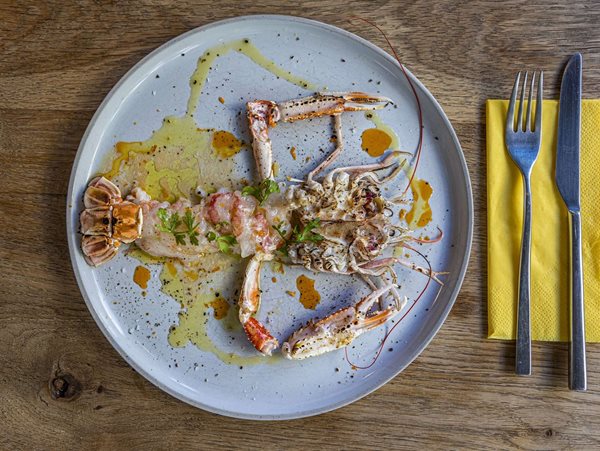 Σε αυτά τα εστιατόρια, η αθηναϊκή κουζίνα δεν φοβάται να πειραματιστεί