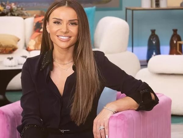 Ελένη Τσολάκη: Αυτό το ιδιαίτερο στολίδι διάλεξε για τα πρώτα Χριστούγεννα της κόρης της