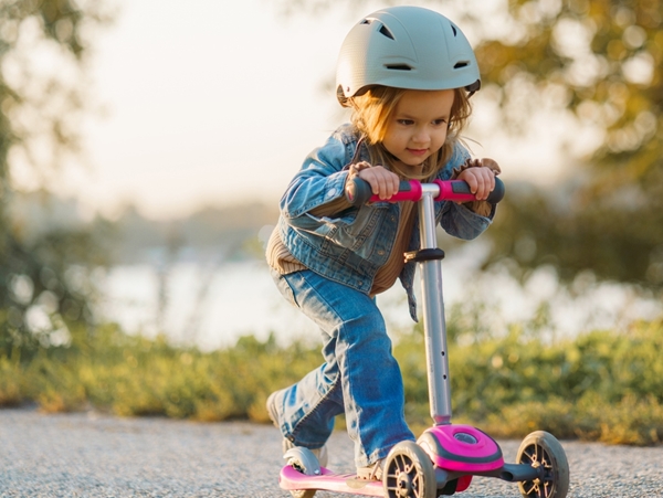 Πατίνι με τα παιδιά στην Αθήνα: Τα καλύτερα μέρη για οικογενειακές βόλτες