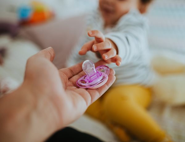 Η μέρα που η πιπίλα θα φύγει: Tips για μια ήρεμη μετάβαση