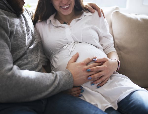 5 αλήθειες που πρέπει να γνωρίζουν οι γονείς πριν τη γέννα, σύμφωνα με μια μαία