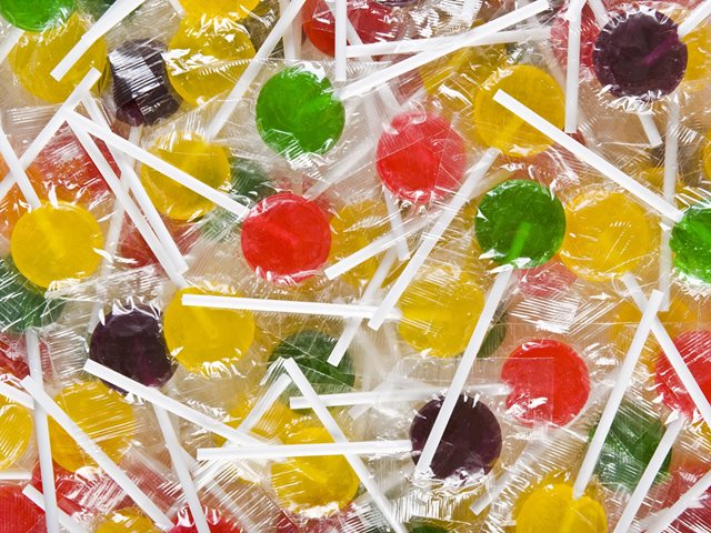 Ένας 8χρονος έκανε παραγγελία από το κινητό της μαμάς του 70.000 γλειφιτζούρια. Το γιατί δεν το φανταζόταν ούτε η μητέρα του.