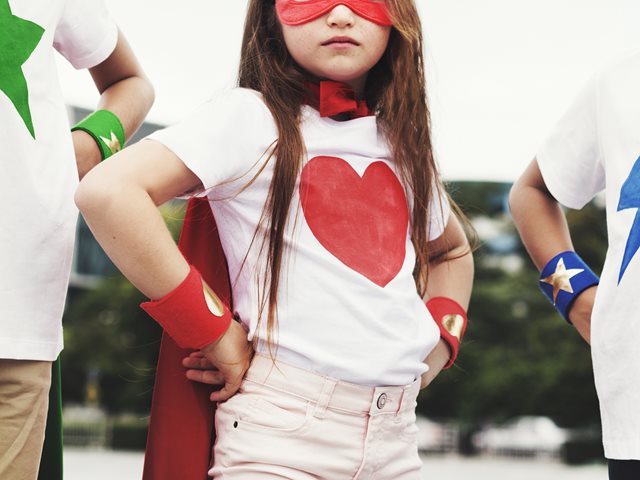 Γιατί δεν υπάρχουν "κοριτσίστικα" ρούχα με Σούπερ Ήρωες;