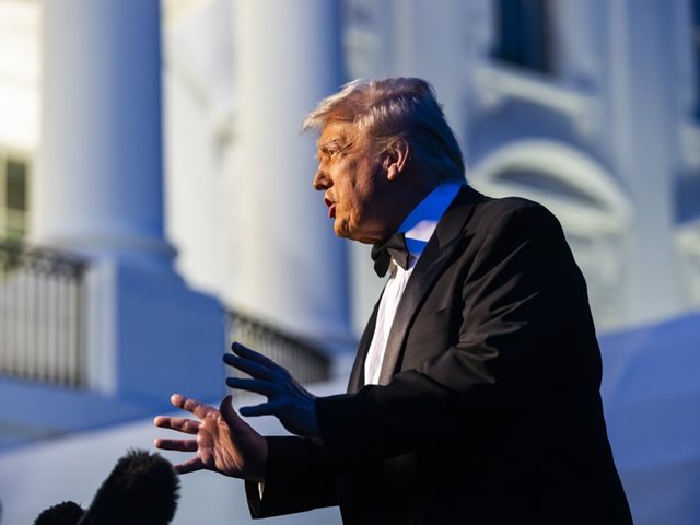 Ακόμα μια επικίνδυνη δήλωση από τον Τράμπ- Συνιστά στις εγκύους να μην παίρνουν παρακεταμόλη