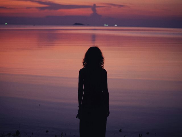 "Άκουσα την καρδούλα του και μετά σιωπή": Μία νέα γυναίκα εξομολογείται πώς βίωσε την έκτρωση που δεν ήθελε να κάνει