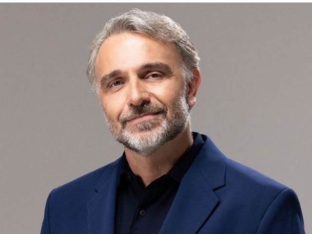 Καθηλώνει ο Φάνης Μουρατίδης :"Είδα τη μικρή αδελφή μου με το μισό της πρόσωπο μελανιασμένο"