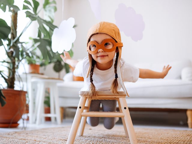 Πώς μια μπέρτα ή ένα στηθοσκόπιο βοηθούν το παιδί σου να αναπτύξει δεξιότητες ζωής;