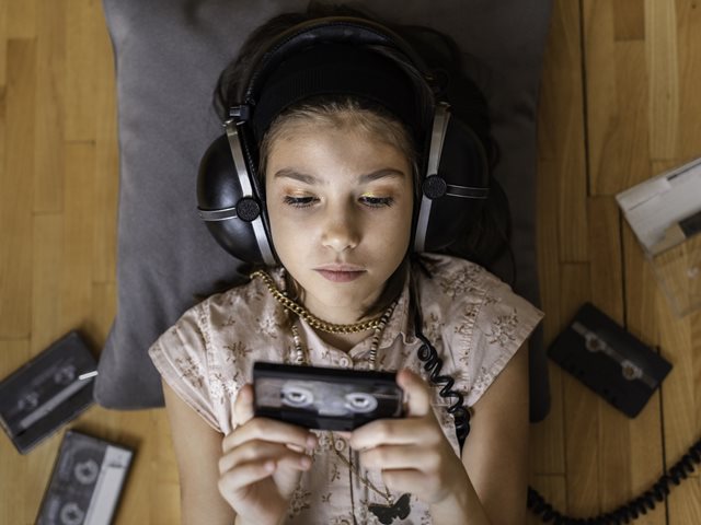 Από την κασέτα στο Spotify: Yπάρχει μια  γενιά που δεν πάτησε ποτέ της πραγματικά το κουμπί Play