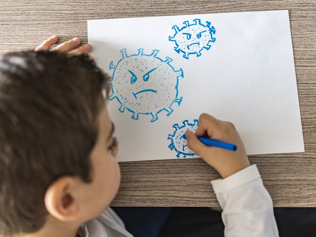 Διπλάσιος ο κίνδυνος long Covid στα παιδιά έπειτα από δεύτερη μόλυνση
