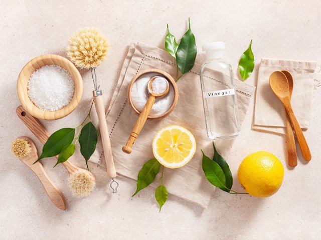 Σαν καινούριος! Καθάρισε τον φούρνο σου με μισό λεμόνι