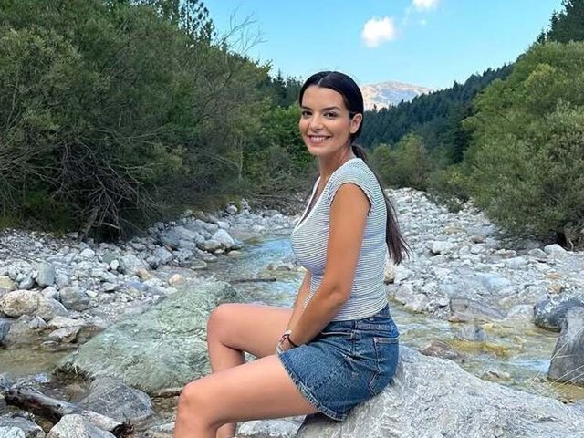 Εξόρμηση στο βουνό για τη Νικολέττα Ράλλη και την κόρη της