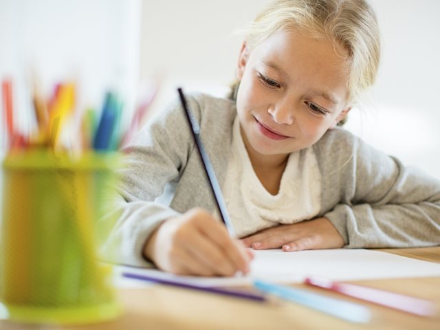 "Προετοιμάζοντας το παιδί μου για το Δημοτικό χωρίς μολύβι και χαρτί":  Ένας πρακτικός οδηγός
