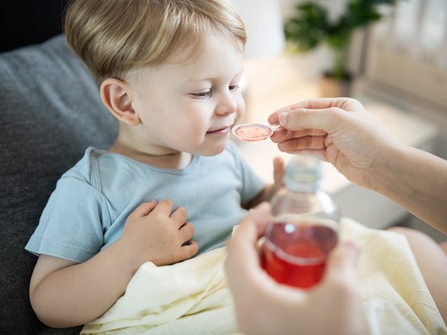 Παρακεταμόλη ή ιβουπροφαΐνη; Ποιο ανακουφίζει πιο γρήγορα από πυρετό και πόνο