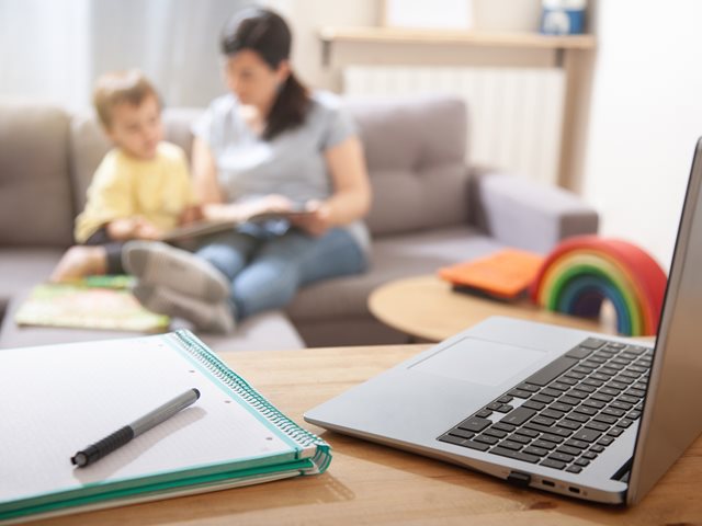 Οι άδειες που δικαιούνται οι εργαζόμενοι γονείς με το νέο νομοσχέδιο