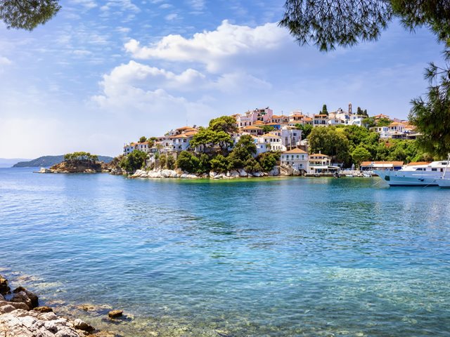 "Γαλάζια Σημαία": Οι 12 πολύ γνωστές παραλίες που χάνουν το βραβείο τους