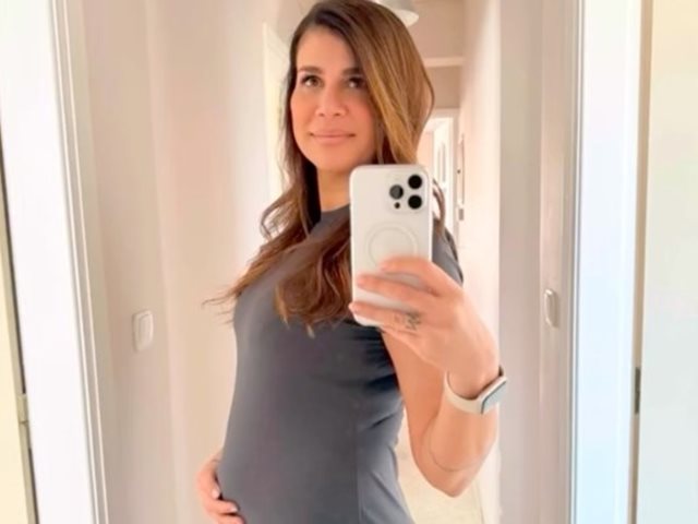 Αυτό είναι το φύλο του μωρού που περιμένει η Νεσχάν Μουλαζίμ