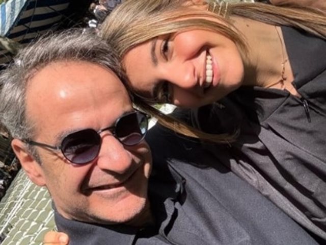 "Χρόνια πολλά αγάπη μου - Πότε πέρασαν 22 χρόνια": Η ανάρτηση του πρωθυπουργού για τα γενέθλια της κόρης του