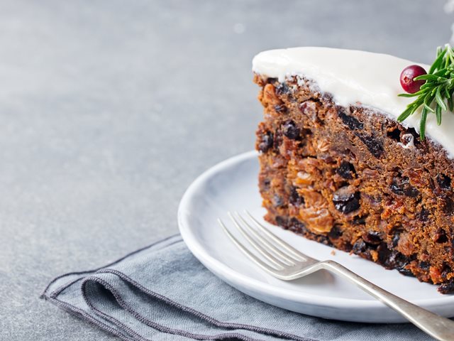 Χριστουγεννιάτικο κέικ με γλυκό του κουταλιού- Η συνταγή που αξίζει να δοκιμάσεις