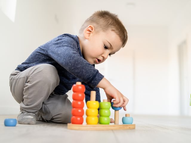 Αυτά είναι τα (μοναδικά) 6 παιχνίδια που χρειάζεται το παιδί σου