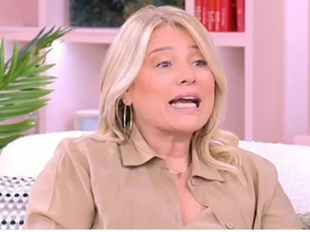 Η Μαριάννα Τουμασάτου εξηγεί πώς αντιμετωπίζει τα ξεσπάσματα της 14χρονης κόρης της