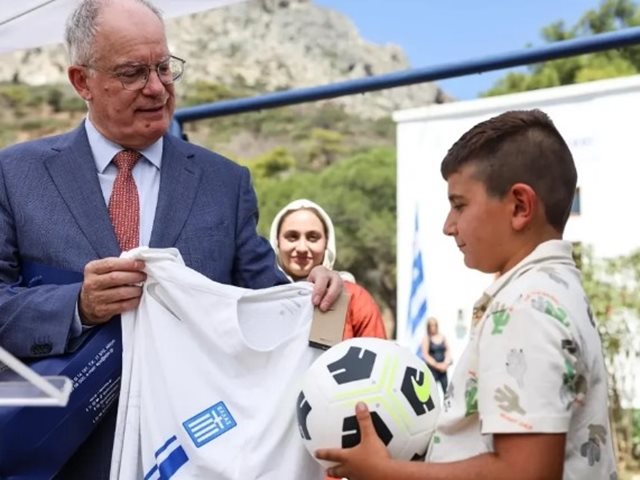 Ο συγκινητικός αγιασμός στην ακριτική Τέλενδο με έναν μόνο μαθητή του δημοτικού - Παρών και ο Πρόεδρος της Δημοκρατίας