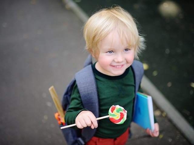 Πρέπει να δίνουν οι δάσκαλοι γλυκά στο σχολείο; Η μαμά που είπε "φτάνει πια" κι έγινε viral