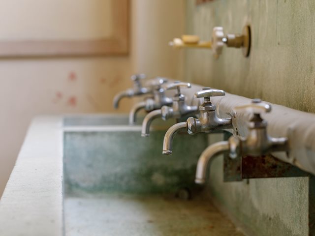 Σοκ για μαθητές και εκπαιδευτικούς: Εξαφανίστηκαν οι βρύσες από το σχολείο τους