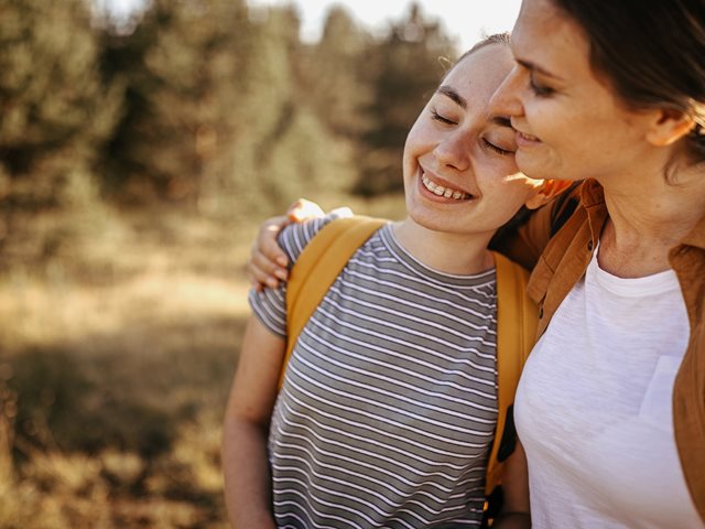 5 ένστικτα που έχουμε οι γονείς με τα μωράκια μας αλλά τα χάνουμε όταν φτάνουν στην εφηβεία