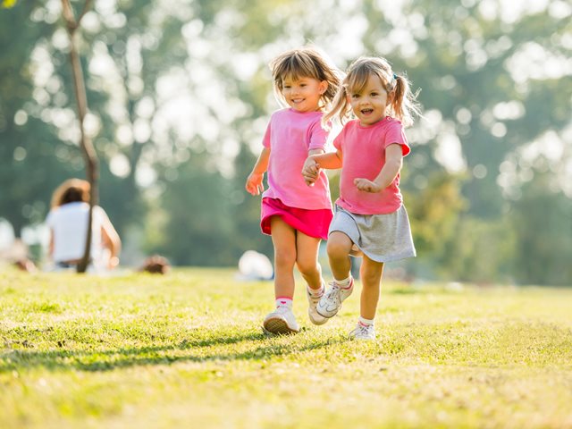"Περιβαλλο-Τεχνήματα": Το παιδικό φεστιβάλ που δίνει την ευκαιρία στα παιδιά να ανακαλύψουν την ομορφιά της φύσης και της τέχνης