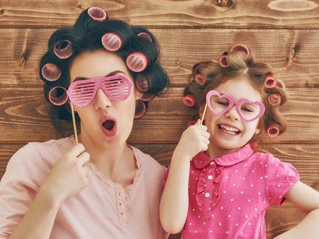 Τα πιο έξυπνα "κόλπα" γονιών για τις καθημερινές προκλήσεις με τα παιδιά