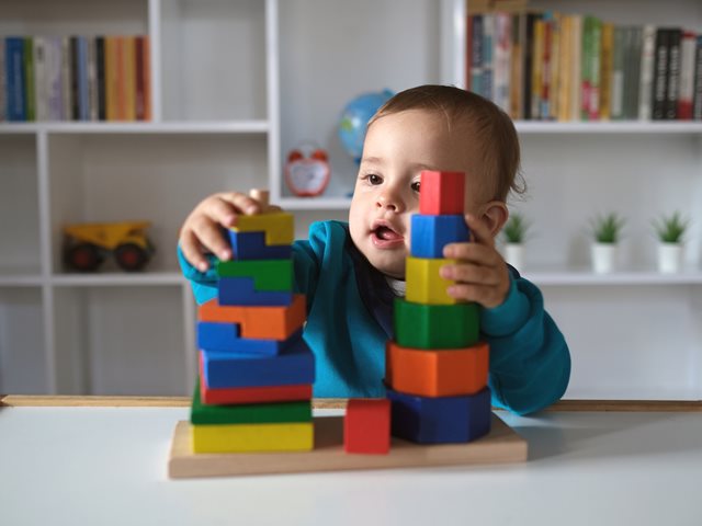 8 ιδανικά παιχνίδια για παιδιά μετά τα πρώτα τους γενέθλια