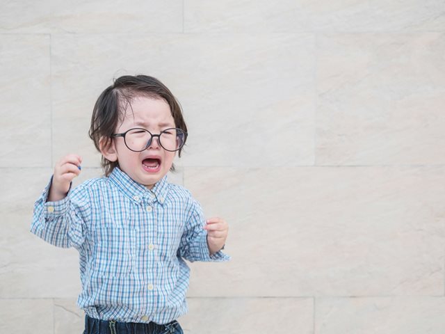 Όταν το παιδί "γκρινιάζει": Λειτουργεί η viral τεχνική του TikTok με τις ερωτήσεις;