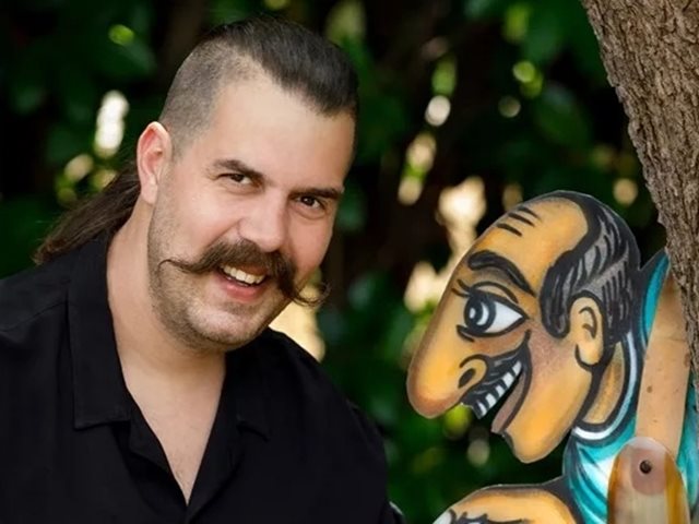 Αριστοφάνης για παιδιά με πρωταγωνιστή τον Καραγκιόζη του Ηλία Καρελλά