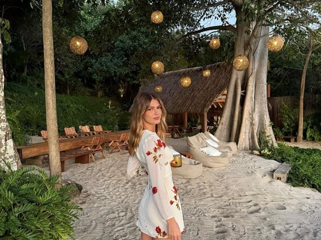 H Αμαλία Κωστοπούλου ευχήθηκε χρόνια πολλά για την γιορτή του πατέρα στο Πέτρο Κωστόπουλο με παλιές οικογενειακές στιγμές τους