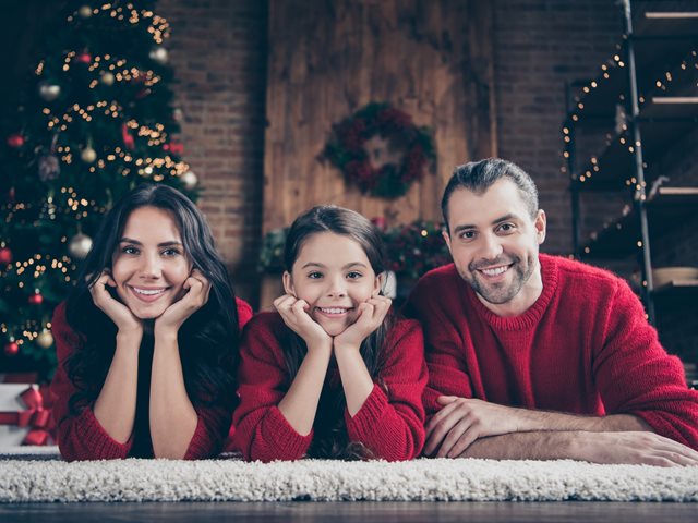 Πώς να στήσεις στο σπίτι μια "οικογενειακή φωτογράφιση Χριστουγέννων";