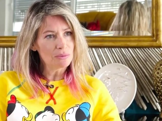 Οι τρυφερές φωτογραφίες της Άριελ Κωνσταντινίδη από τη στιγμή που θηλάζει την κόρη της